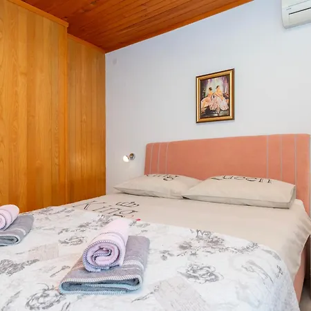 Lemona ماكارسكا