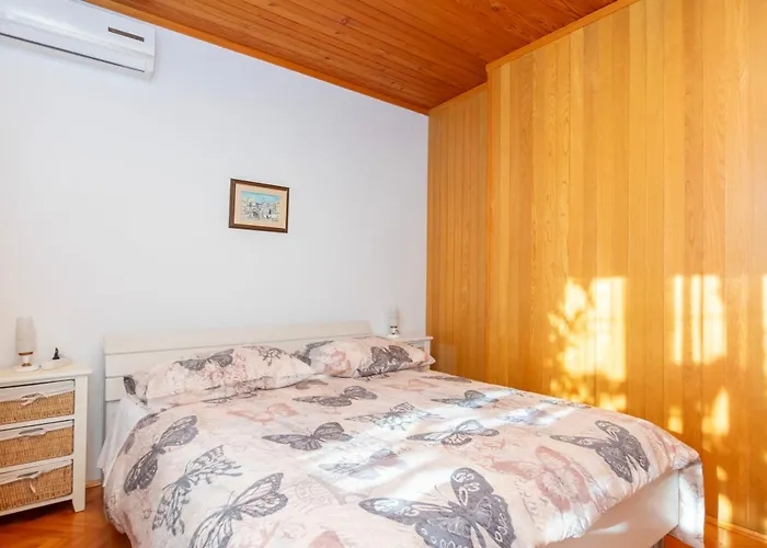 Lemona Apartment