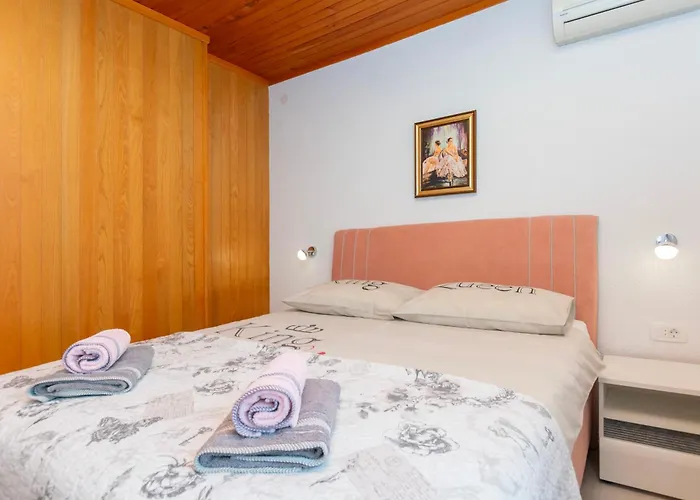 Lemona ماكارسكا