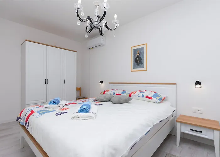 Lemona * ماكارسكا