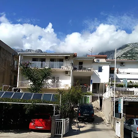 Lemona Apartment *