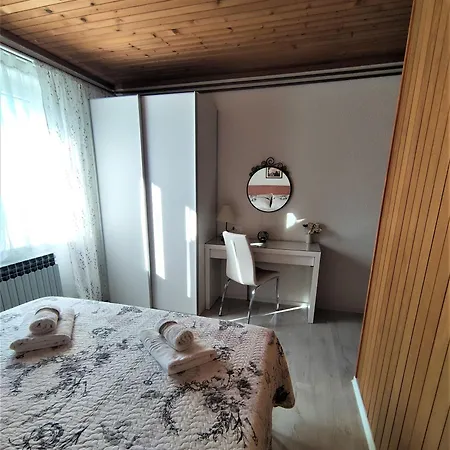 Lemona Apartment *