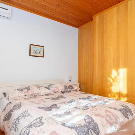 Lemona Apartment