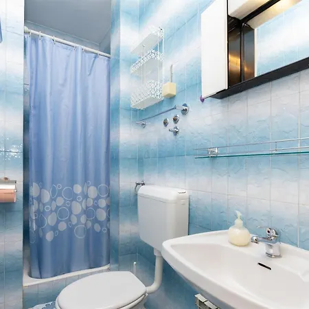 Lemona Apartment *