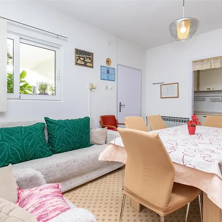 Apartment Lemona *
